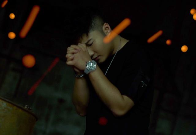 网红<a href='http://www.mcnjigou.com/?tags=45
' target='_blank'>白小白</a>被圈内主播嘲讽，直言其为“三线歌手”，气急挂断连麦  <a href='http://www.mcnjigou.com/?tags=45
' target='_blank'>白小白</a> 第5张