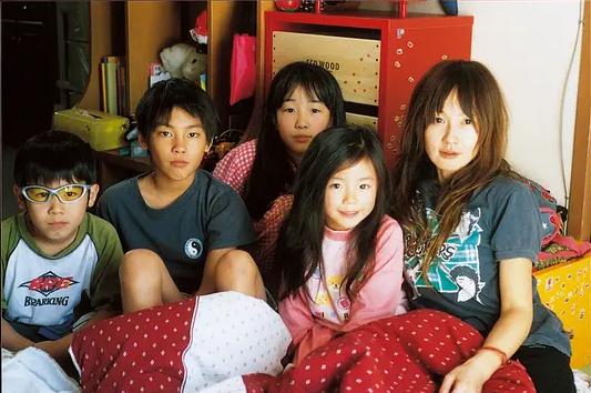 《无人知晓》：从心理学层面分析，单身母亲惠子为何抛弃四个孩子  惠子 第5张