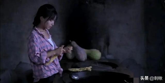 <a href='http://www.mcnjigou.com/?tags=31
' target='_blank'>李子柒</a>的厨房脏吗？网友说<a href='http://www.mcnjigou.com/?tags=31
' target='_blank'>李子柒</a>的农村厨房太脏了，案板是黑的，厨具也是，你怎么看？  <a href='http://www.mcnjigou.com/?tags=31
' target='_blank'>李子柒</a> 第3张