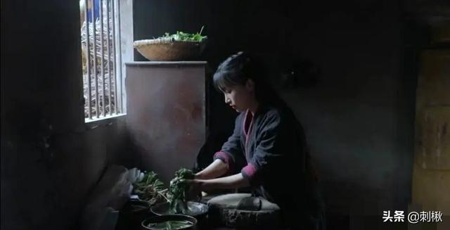 <a href='http://www.mcnjigou.com/?tags=31
' target='_blank'>李子柒</a>的厨房脏吗？网友说<a href='http://www.mcnjigou.com/?tags=31
' target='_blank'>李子柒</a>的农村厨房太脏了，案板是黑的，厨具也是，你怎么看？  <a href='http://www.mcnjigou.com/?tags=31
' target='_blank'>李子柒</a> 第4张