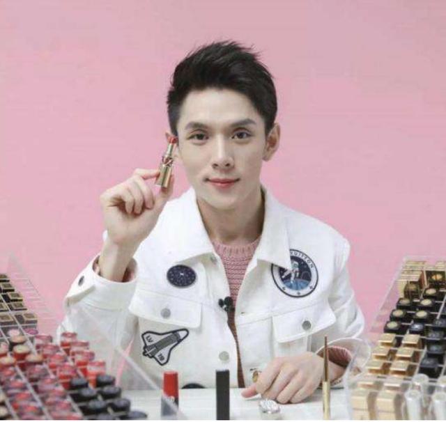 为什么说肖战、<a href='http://www.mcnjigou.com/?tags=32
' target='_blank'>李佳琦</a>是2019年最火的两大男星，他们现状如何？  <a href='http://www.mcnjigou.com/?tags=32
' target='_blank'>李佳琦</a> 第6张