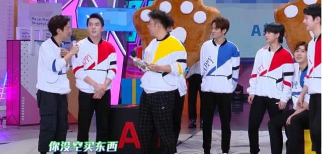 为什么说肖战、<a href='http://www.mcnjigou.com/?tags=32
' target='_blank'>李佳琦</a>是2019年最火的两大男星，他们现状如何？  <a href='http://www.mcnjigou.com/?tags=32
' target='_blank'>李佳琦</a> 第7张