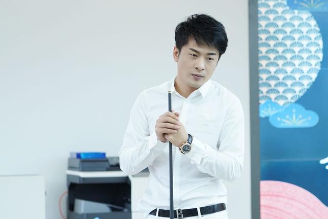 <a href='http://www.mcnjigou.com/?tags=38
' target='_blank'>辛巴</a><a href='http://www.mcnjigou.com/?tags=33
' target='_blank'>薇娅</a>都出问题，<a href='http://www.mcnjigou.com/?tags=32
' target='_blank'>李佳琦</a>却没有出事，看他的父亲你就知道为何了  <a href='http://www.mcnjigou.com/?tags=32
' target='_blank'>李佳琦</a> 第2张