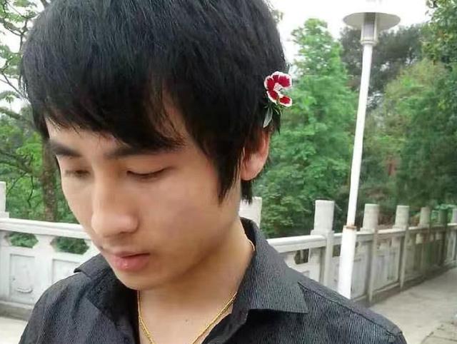 <a href='http://www.mcnjigou.com/?tags=43
' target='_blank'>散打哥</a>直播连麦郑恺，遭粉丝嘲讽，两人一起拍摄的电影即将上映  <a href='http://www.mcnjigou.com/?tags=43
' target='_blank'>散打哥</a> 第6张