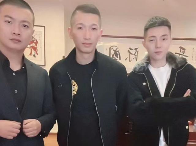 “没毛病”广州约见<a href='http://www.mcnjigou.com/?tags=42
' target='_blank'>二驴</a>、老<a href='http://www.mcnjigou.com/?tags=41
' target='_blank'>方丈</a>，因喝酒没叫<a href='http://www.mcnjigou.com/?tags=43
' target='_blank'>散打哥</a>，遭对方埋怨  <a href='http://www.mcnjigou.com/?tags=43
' target='_blank'>散打哥</a> 第6张