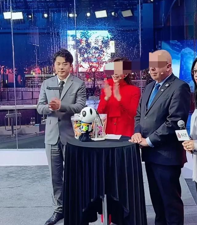 大电商“<a href='http://www.mcnjigou.com/?tags=38
' target='_blank'>辛巴</a>”并没有落井下石嘲讽<a href='http://www.mcnjigou.com/?tags=33
' target='_blank'>薇娅</a>！他或许没有偷税漏税  <a href='http://www.mcnjigou.com/?tags=38
' target='_blank'>辛巴</a> 第6张