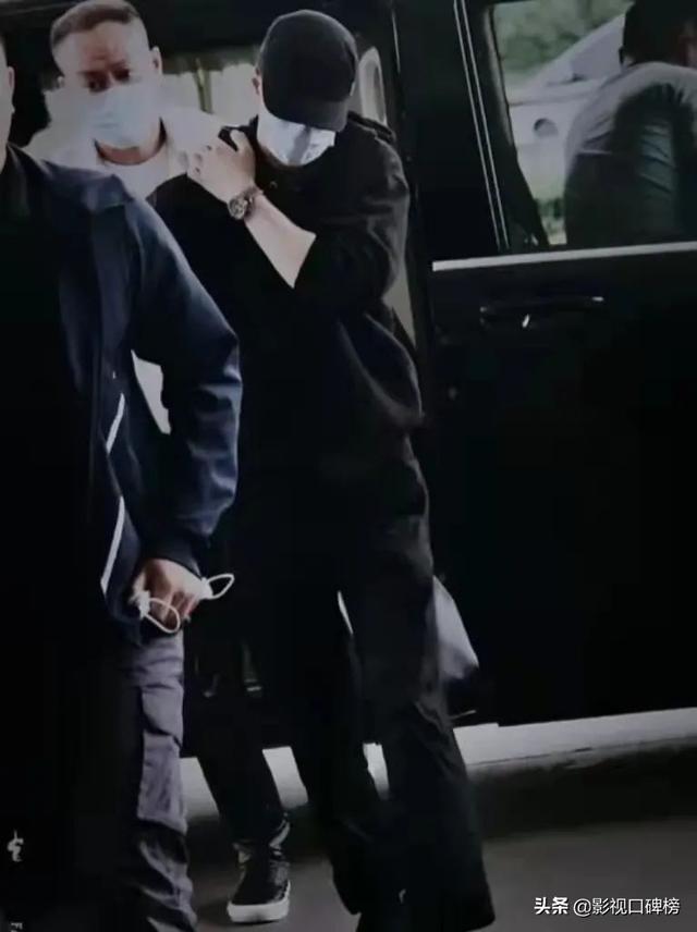 明明只有24岁，王一博却活成“已婚人士”，暗藏了他和团队的野心  王一博 第3张