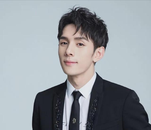 李易峰降咖？杨洋抬咖？<a href='http://www.mcnjigou.com/?tags=32
' target='_blank'>李佳琦</a>被陷害？刘烨带儿子出道？李现龚俊  杨洋 第7张