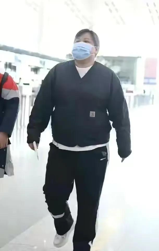 贾玲真的是越来越胖了，这样对身体不好啊，她为什么不减肥呢？  贾玲 第2张