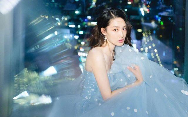 美女明星馆：李沁美图写真  李沁 第4张