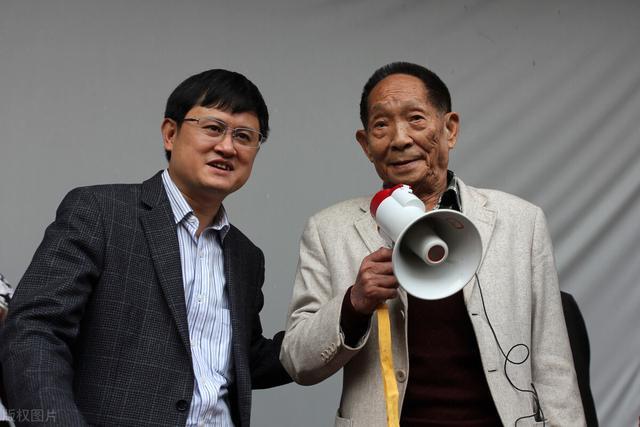 铁山靠和郭老师为什么会和吴亦凡等失德艺人一起被央视点名封杀？  铁山靠 第5张