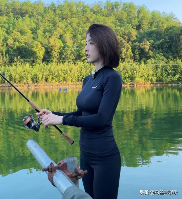 <a href='http://www.mcnjigou.com/?tags=70
' target='_blank'>聂小雨</a>转型在模仿<a href='http://www.mcnjigou.com/?tags=29
' target='_blank'>痞幼</a>？钓鱼玩车炒CP穿瑜伽裤，网友直言她变了  <a href='http://www.mcnjigou.com/?tags=29
' target='_blank'>痞幼</a> 第11张