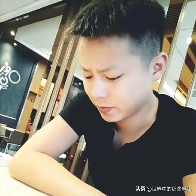 <a href='http://www.mcnjigou.com/?tags=3
' target='_blank'>抖音</a>直播新变化鹬蚌相争，铁山靠与利哥跌落人气王，胜仔人气登顶  胜仔 第9张